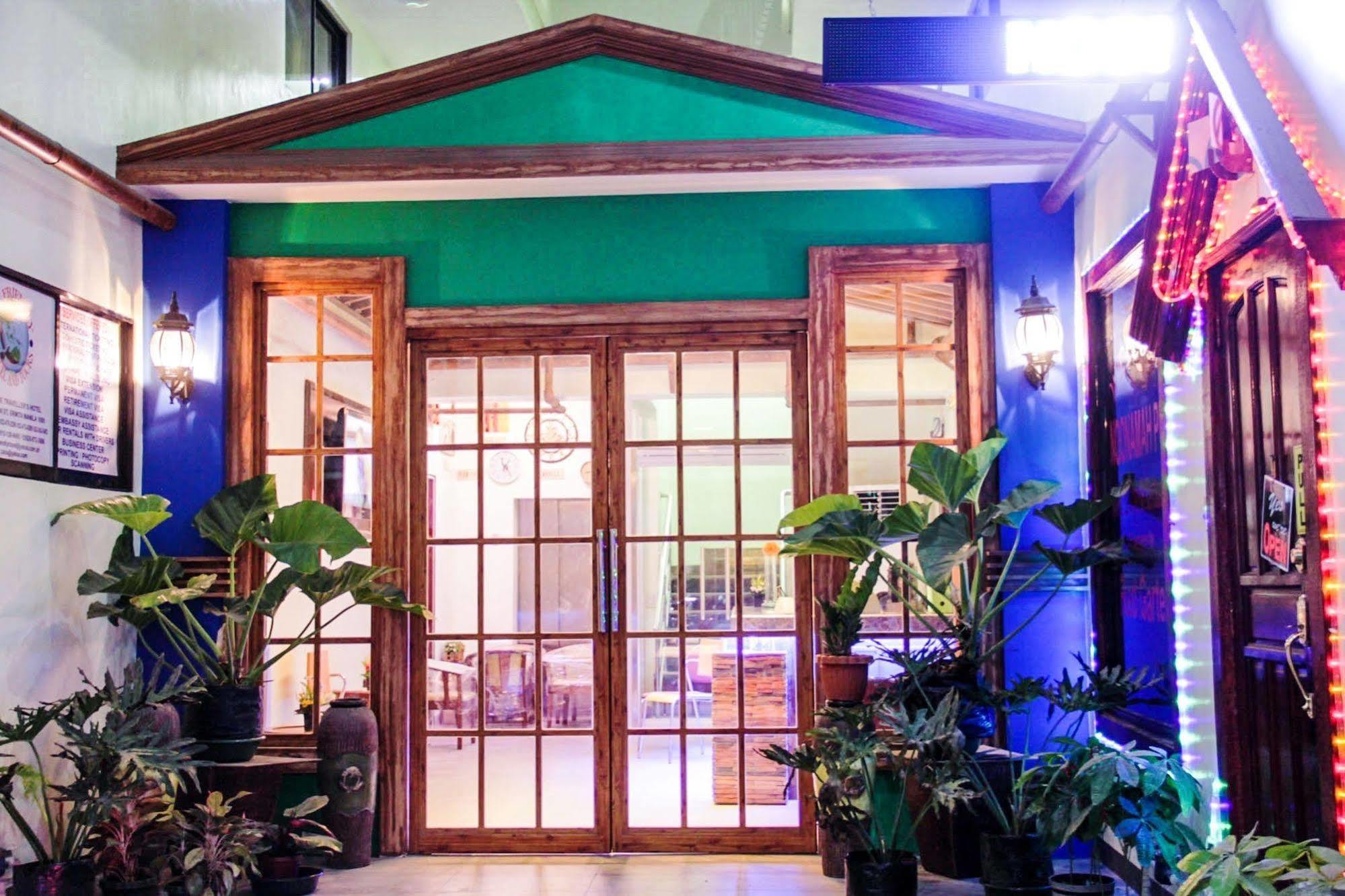 Time Travellers Hotel Manila Exterior photo